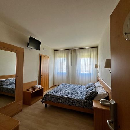 Hotel Ponte Molo Porto Tolle Buitenkant foto