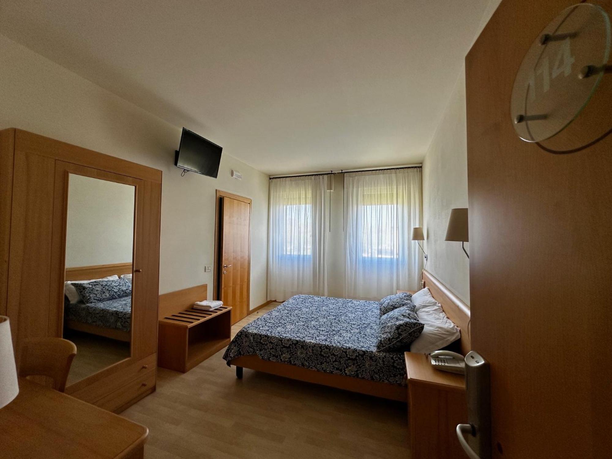 Hotel Ponte Molo Porto Tolle Buitenkant foto