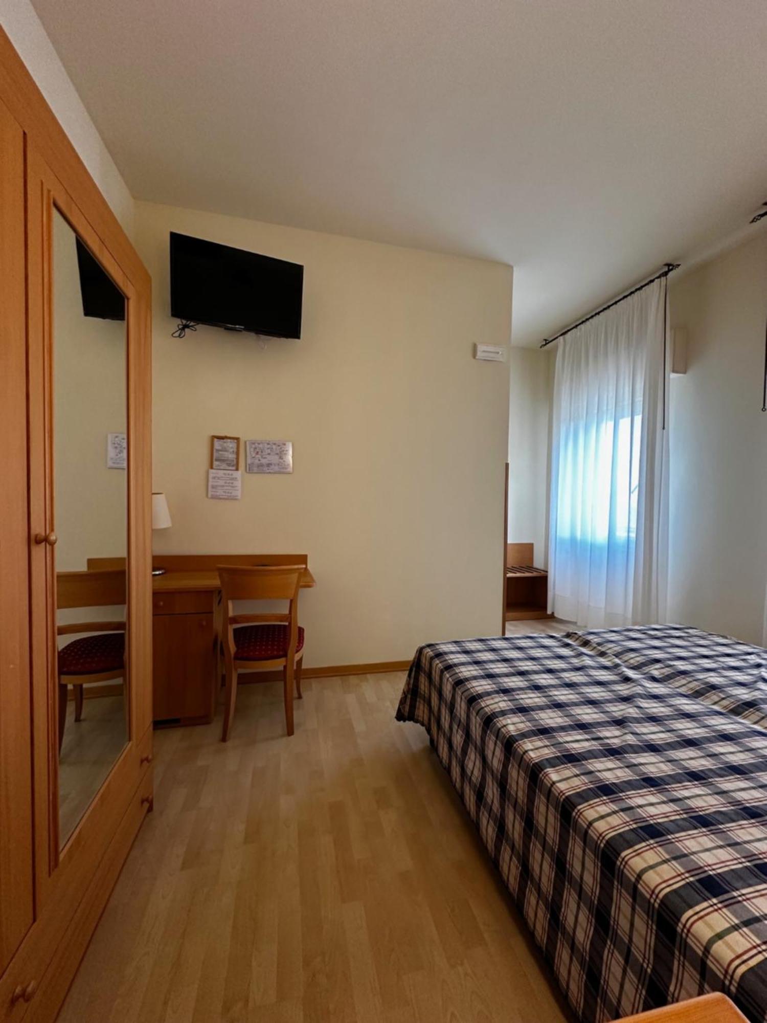 Hotel Ponte Molo Porto Tolle Buitenkant foto