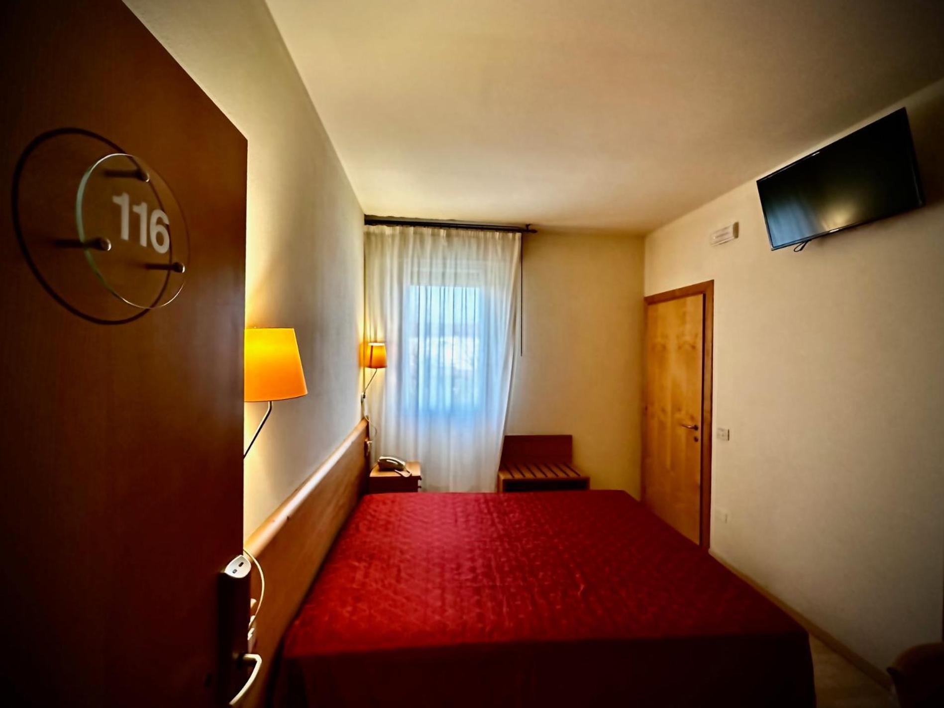 Hotel Ponte Molo Porto Tolle Buitenkant foto