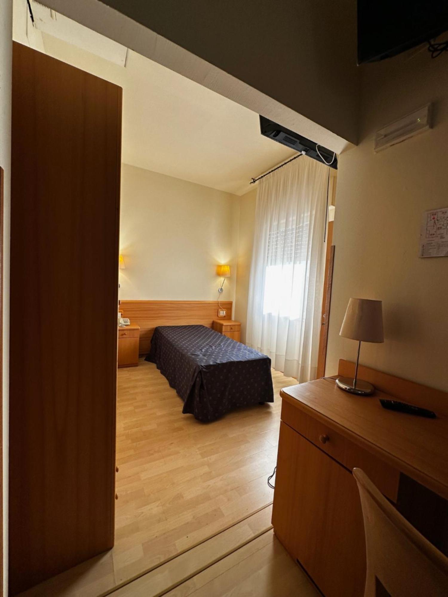 Hotel Ponte Molo Porto Tolle Buitenkant foto