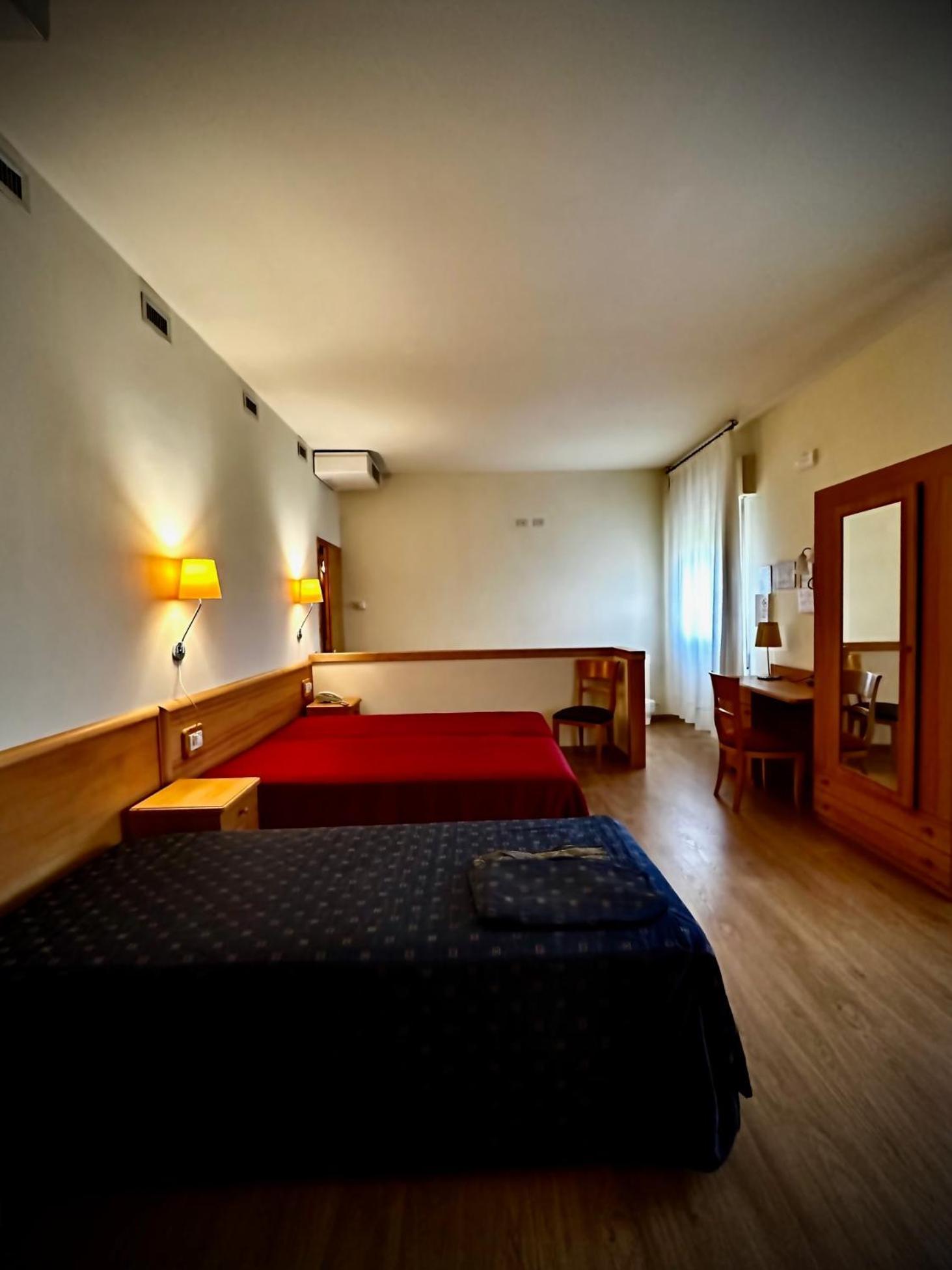 Hotel Ponte Molo Porto Tolle Buitenkant foto