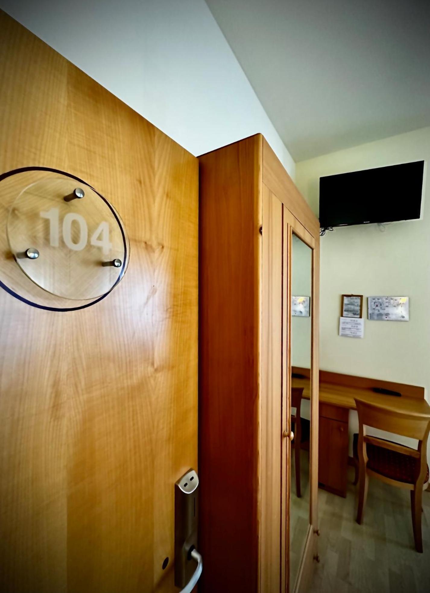 Hotel Ponte Molo Porto Tolle Buitenkant foto